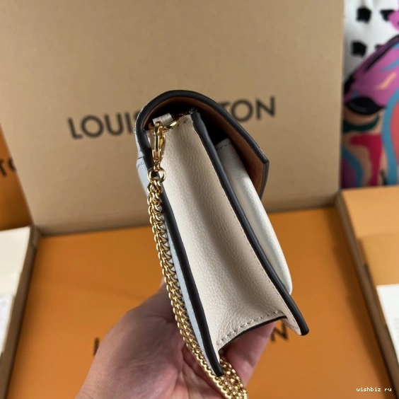 WIS POCHETTE LOUIS CHAIN MYLOCKME VUITTON 1005